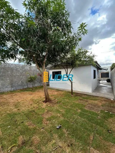 Casa à venda, 2 quartos, 2 vagas, LOTEAMENTO MONTE HEBRON - Uberlândia/MG