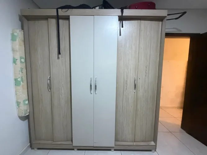 Guarda roupa grande