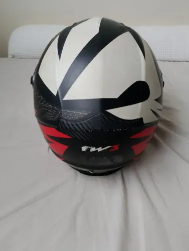 Capacete fw3 usado, em perfeito estado...
