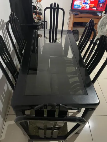 MESA DE MADEIRA 6 CADEIRAS