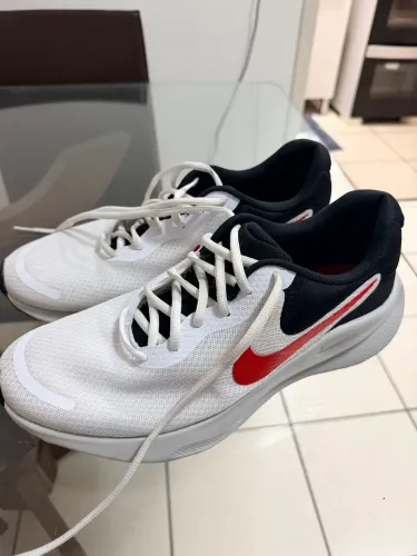 Tênis Nike Revolution 7 Masculino Branco/Vermelho - Tam. 42