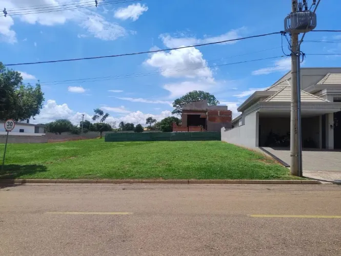 Lote a Venda Condomínio Residencial Bosque II Rondonópolis/MT Vista para a Mata