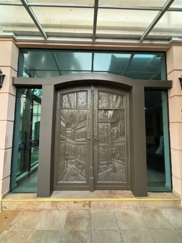 Porta trabalhada