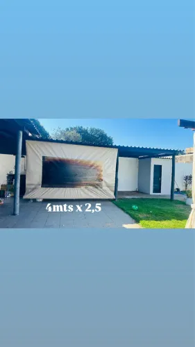 Toldo retrátil