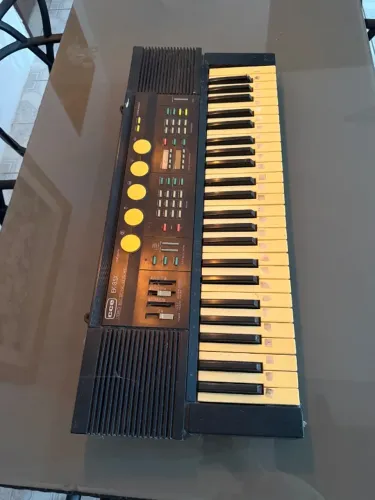 CCE EK-63X Stereo Electronic Keyboard