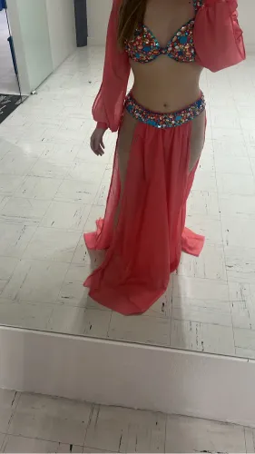 figurino dança do ventre simone galassi pêssego e azul