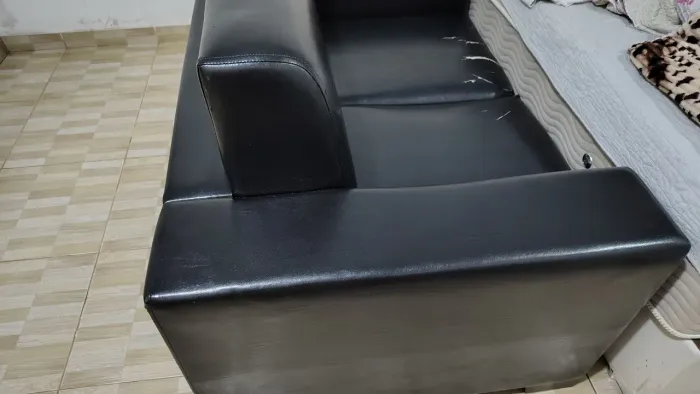 Vende-se este sofá de dois lugares semi-novo r$ 250 em até 3x no cartão sem juros