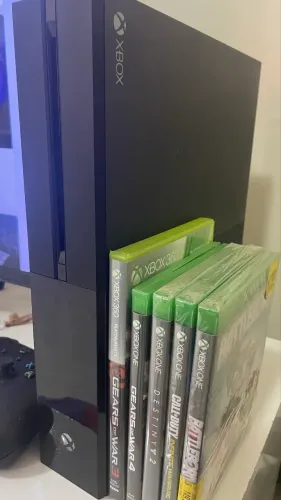 Xbox One Fat (Matte Black) + $200 por PS4