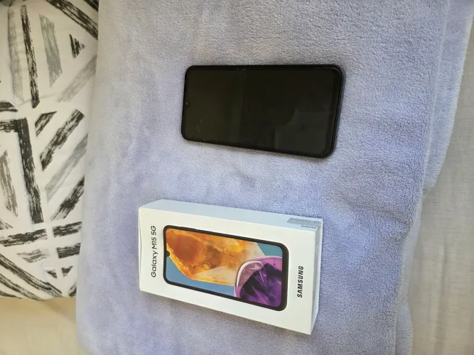 Samsung M15 usado