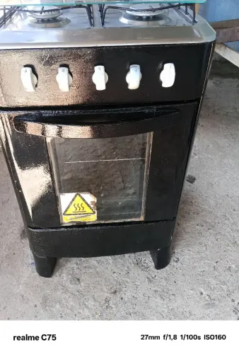 Vendo um fogão Esmaltec 4 bocas
