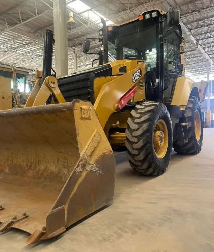 Retroescavadeira Caterpillar 416F2 21/21 - Jóia!
