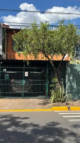 Vende-se excelente imóvel com vista para Vitória Régia - uso residencial ou comercial