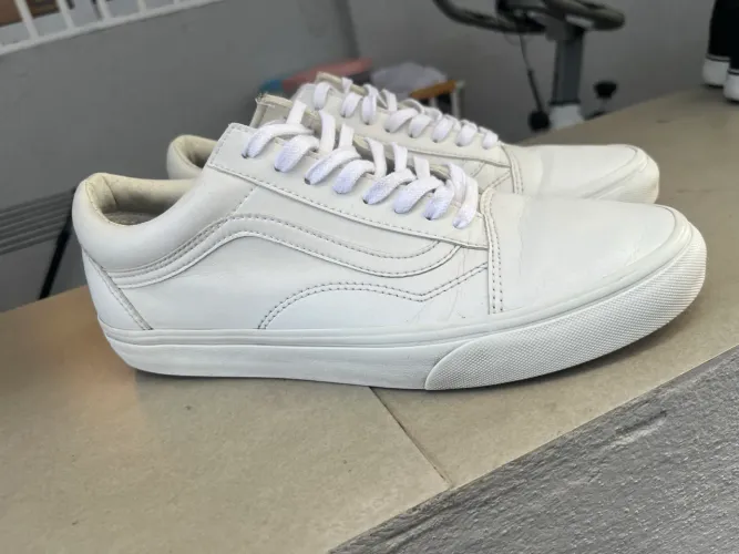 Tênis Old Skool couro branco 