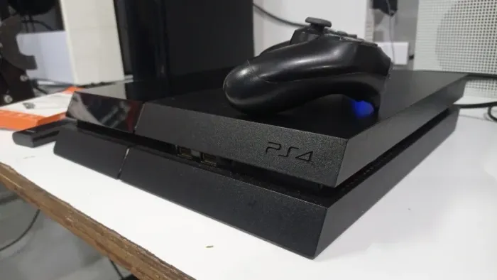 PS4 fat + controle + Único dono