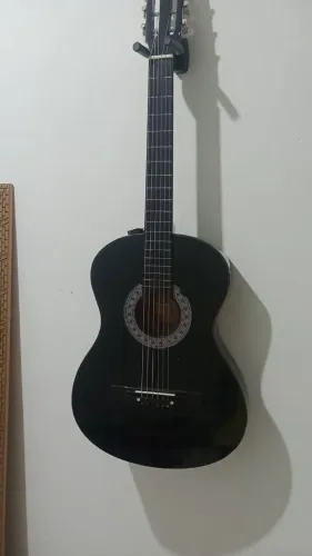 Vendo esse lindo violão
