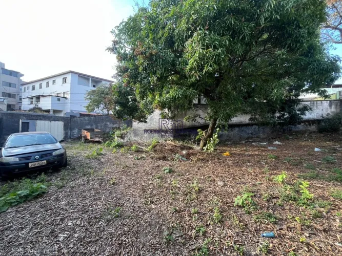 Lote de esquina 600m² no Alto Caiçara Oportunidade