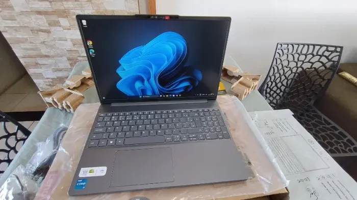 Lenovo IdeaPad Slim 3 (NOVO) Intel Core i5 13420H 8GB RAM | SSD 512GB | Tela 15.6 Full HD