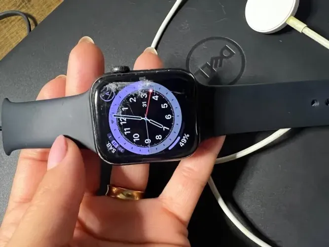 Apple Watch SE modelo MKQ63LL/A (A2352) - 44mm