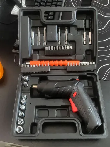 Vendo essa parafusadeira para uso de pequenos reparos 