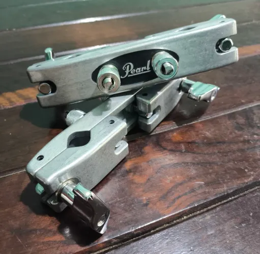Par de Clamps Multiuso Pearl (Novos)