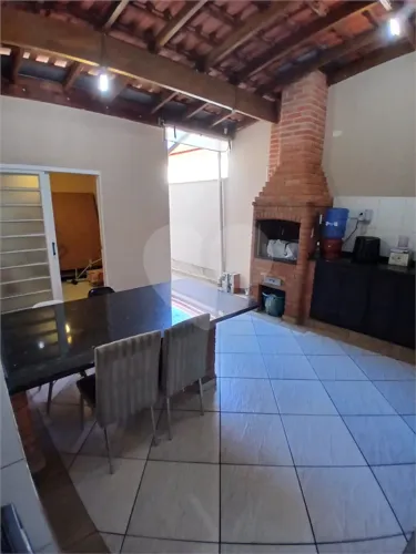 Casa à venda com 3 quartos, sendo 1 suíte, no condomínio Parque Das Árvores, Sorocaba - SP