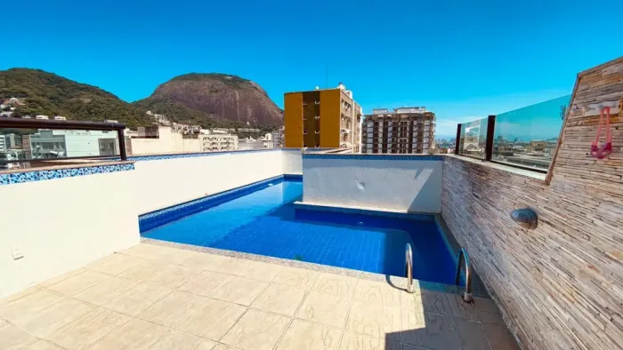 Cobertura duplex incrivel imersa no verde do JB, rua bucólica.