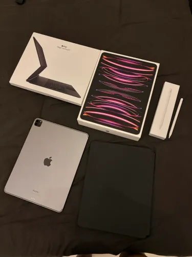 iPad Pro M2 12.9" (6ª Ger) 2T + Magic Keyboard + Apple Pencil 2 + Capa Spigen