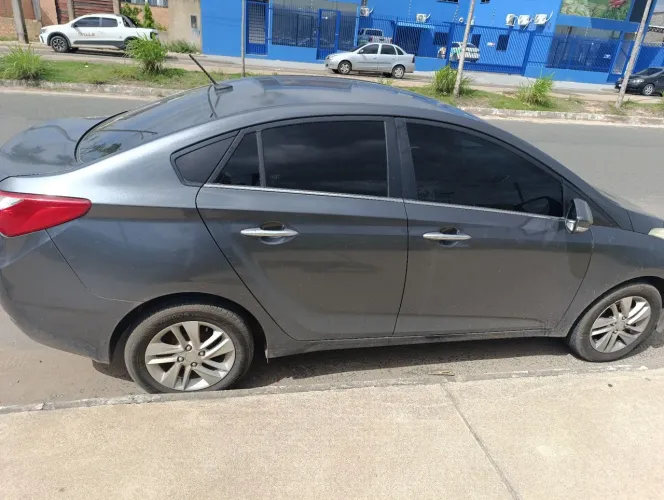 Hyundai HB20S Premium 1.6 Flex 16V Aut. 4P 2014