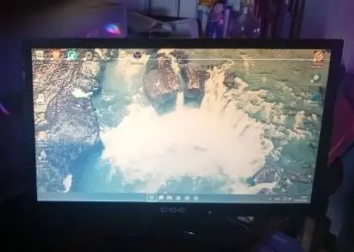 Monitor 15 Polegadas CCE HDMI