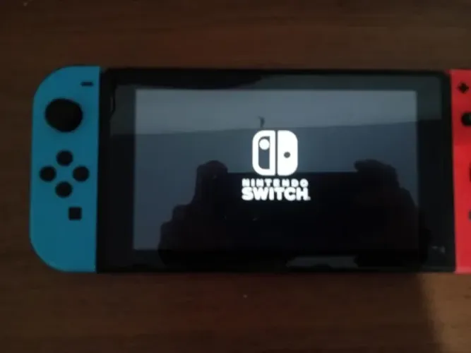 Nintendo Switch V1 Desbloqueável + 2 Controles + Case + Jig RCM