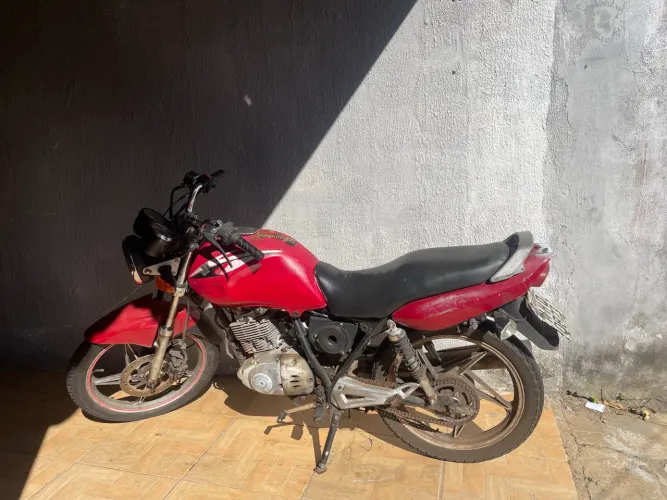 Yes 125 Vermelha