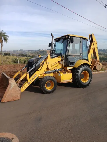 Vende-se retroescavadeira Usada xcmg ano 2018 4x4 tratar * 