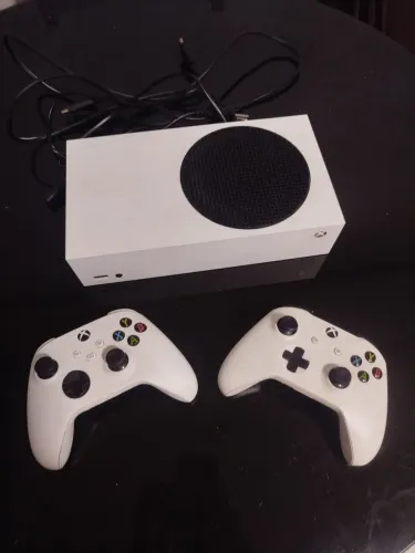 Vendo X-Box Séries S 256GB + 2 Controles sem fio (Wireless)