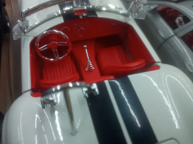 Miniaturas de carro 1.24