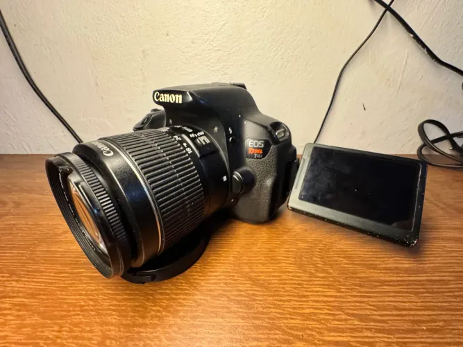 CANON T4i (SUPER CONSERVADA)