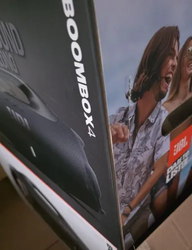 JBL boombox 4