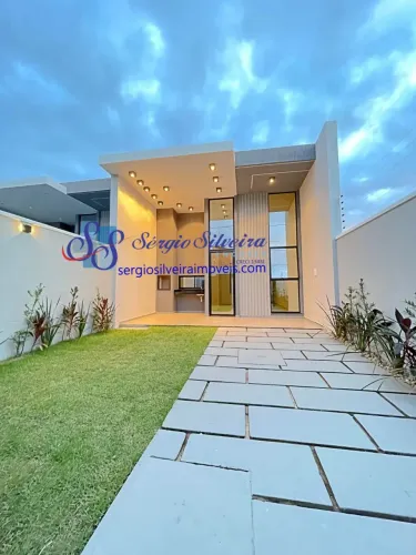 Linda casa com 3 suítes e acabamento moderno em Eusébio!