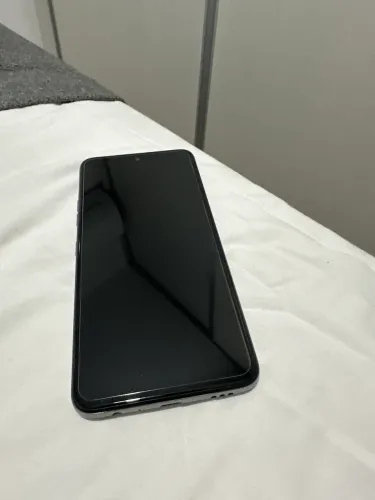 Celular pouquíssimo uso