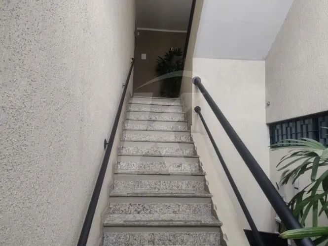 Sala Comercial na Av. Água Fria: Visibilidade e Conforto para seu Negócio