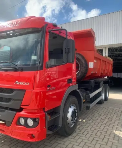 mb atego 2426 6x2 ano 2014 caçamba 