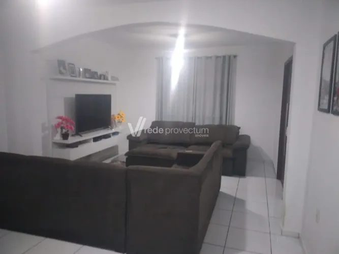 Casa à venda na Vila União!