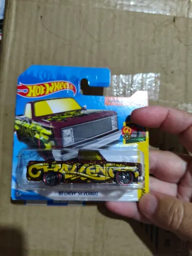 Hotwheels 83 Chevy Silverado 2018