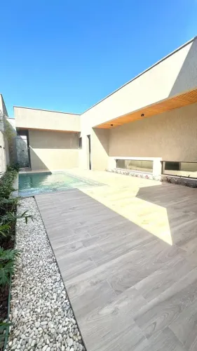 Excelente casa térrea contendo 4 amplas suites e montada em armários - condomínio Jardins