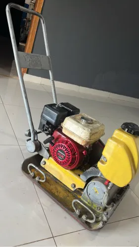 VENDO PLACA VIBRATÓRIA WACKER NEUSON MOTOR HONDA BARATO