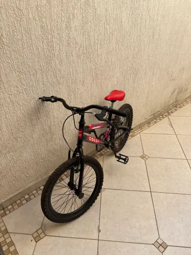 Bicicleta infantil Colli aro 16 em perfeito estado
