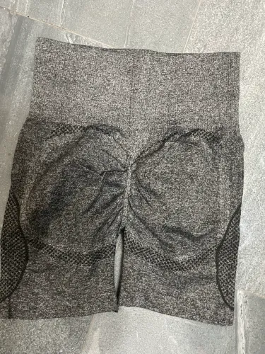 Desapego (shorts academia)