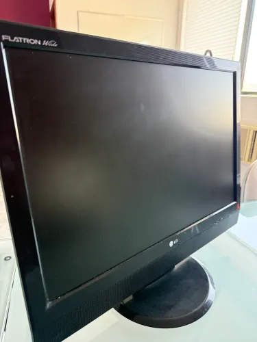 Monitor LG FLATRON M228WA-BM - 22? | Excelente Estado