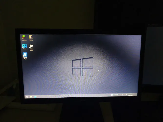 Monitor LG 19.5" (20MK400H-B) - Impecável
