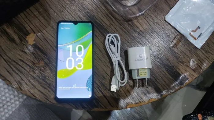 celular usado - moto e13 32Gb c/ película+ carregador