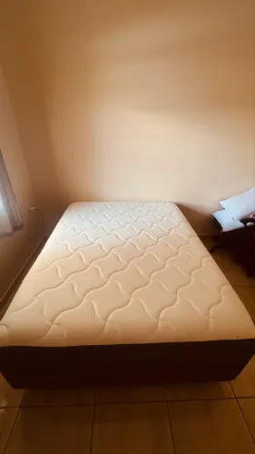 Vende-se cama Queen